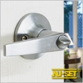 NuSet Tustin: Kwikset Keyed Entry Door Lever (Satin Chrome)